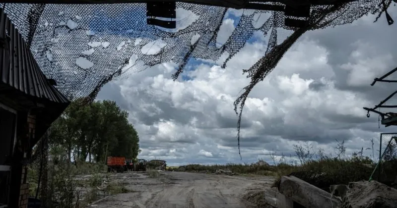 Російський дрон атакував евакуаційний автомобіль у Сумській області