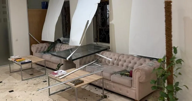 Катар висловив жаль через пошкодження посольства в Києві