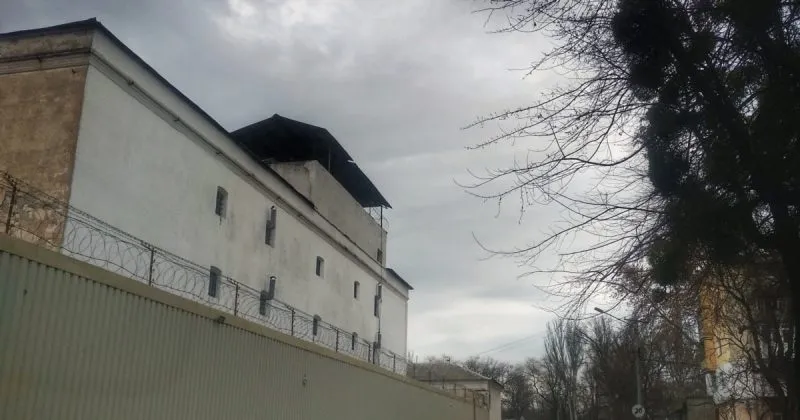 Директорку школи в Криму тримають у СІЗО більше півроку