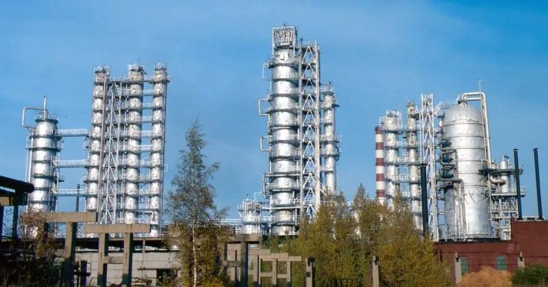 Атака безпілотників на виробництва вибухівки та НПЗ в Росії