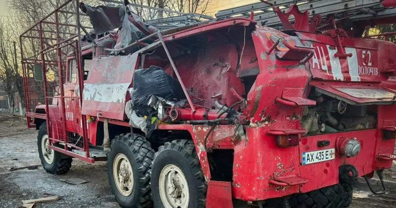 Росія атакує рятувальників під час ліквідації наслідків удару в Харківській області