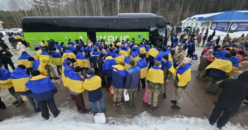 Завтра Україна чекає повернення 300 українців з російського полону