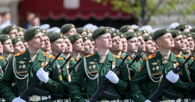 Кремль пояснив, чому парад 9 травня відбудеться без військової техніки