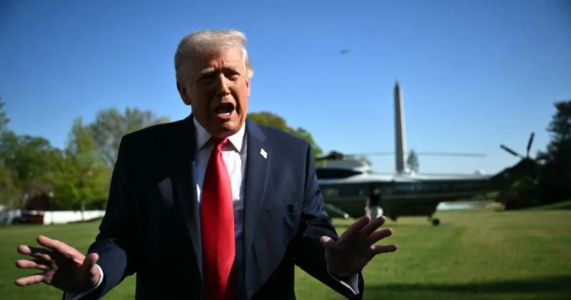 Трамп наказав військовим кораблям блокувати Ормузьку протоку