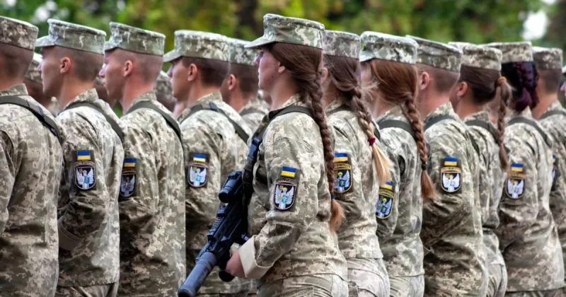Сухопутні війська України не планують мобілізацію жінок