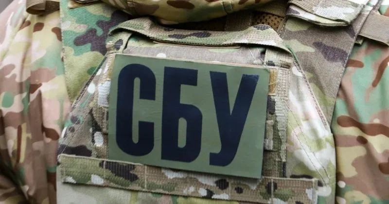СБУ викрила російського шпигуна, який завербував неповнолітню для атаки на ТЕС