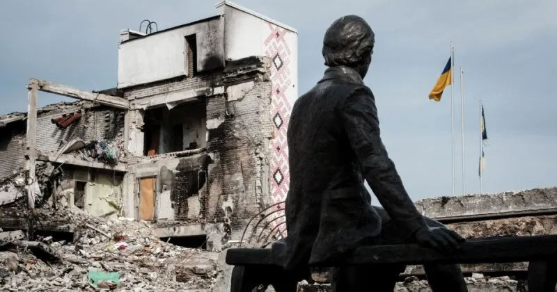 Російська атака на Дергачі: загиблий та постраждалі внаслідок обстрілу