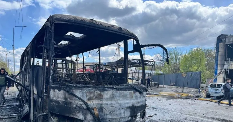 Російська армія атакувала автобус із 40 дітьми на Дніпропетровщині